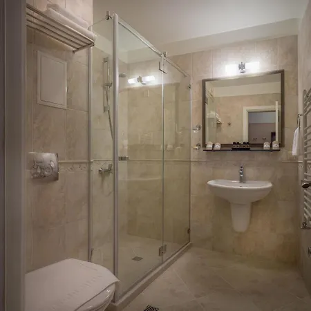 Magic Castle Hotel 3*
